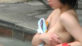 健康的な美少女JKの全裸を露天風呂で盗撮