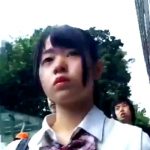 上京したての(推定)処女JKちゃん、スカートめくられまくる都会の洗礼でピンクパンチラを盗撮される
