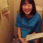 YouTubeで即削除された伝説の10代の素人娘たちの女子トイレ隠し撮り動画、流出していたｗｗｗ
