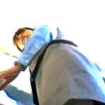 【動画】美人な制服店員さんのクッソエロいパンティー盗撮目的でショールームに通う男ｗｗｗｗ