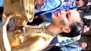 【動画】金粉ショーという合法露出イベントの美女、ビンビンに勃った乳首を隠し撮りされまくるｗｗｗ