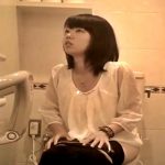 パンスト＋黒パンとかリアル過ぎだろｗ 本物女子トイレ盗撮動画のロングバージョンが流出