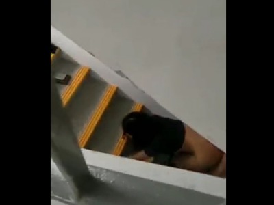 放課後の校舎の階段で立ちバックしてるJKがいたから隠し撮りしてきたｗ ※最後盗撮バレ