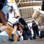 【盗撮動画】通学時間の駅のホームで制服JKのパンチラ乱獲してきたから見てくれｗｗｗ