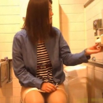 【ガチトイレ盗撮】放尿後パンストを穿くのに手間取るお姉さん（動画あり）