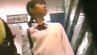 【盗撮動画】美少女限定 放課後の店内で制服JKの純白P＆綿P逆さ撮り数名分