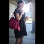 【盗撮動画】真夏の駅のホームで汗だく清楚系美女のムレムレ純白Pを黒スト越しで