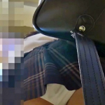 【盗撮動画】制服JKのパンツはやっぱり”純白に限る”よな。ってなる逆さ撮りパンチラがこちらｗｗｗ