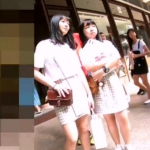 【盗撮動画】信号待ち中のCK姉妹をまとめて逆さ撮りパンチラ。2人とも純白綿Pでしたｗｗｗ