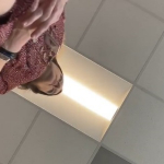 【盗撮動画】教室で授業中の美人女教師センセ、変態生徒にスカートの中を盗撮されSNSで公開される
