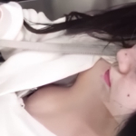 【盗撮動画】坂道系アイドル顔な美形JDの乳首がしっかりと拝める胸チラ映像が秀逸すぎる
