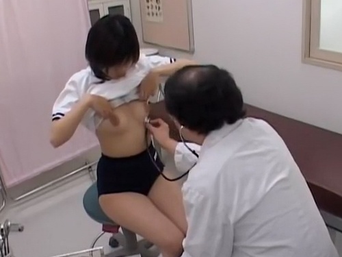 【盗撮動画】校内健康診断盗撮！性的いたずらをされるブルマ娘の一部始終をご覧ください