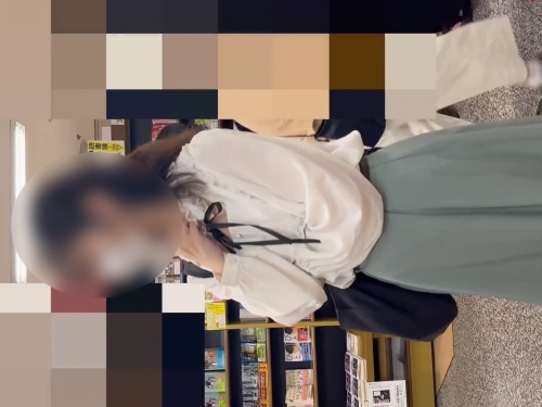 【盗撮動画】大手書店で清楚系美女の生パン盗み撮り！詳細不明のガチ危険映像が流出のトップ画像