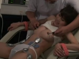 【盗撮動画】S級セレブ美女さん、特殊エステの電流攻めでお漏らししながら絶頂してしまう