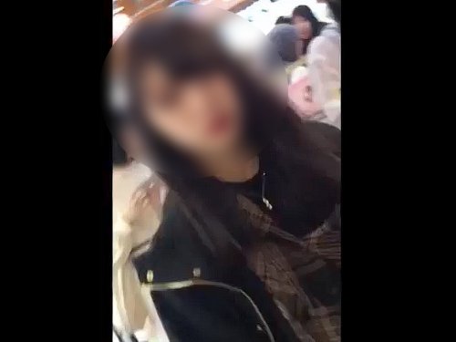 【盗撮動画】現在入手不可！激ミニ丈タイトスカで出歩く無防備ギャルパンチラ！激カワちゃんですのトップ画像