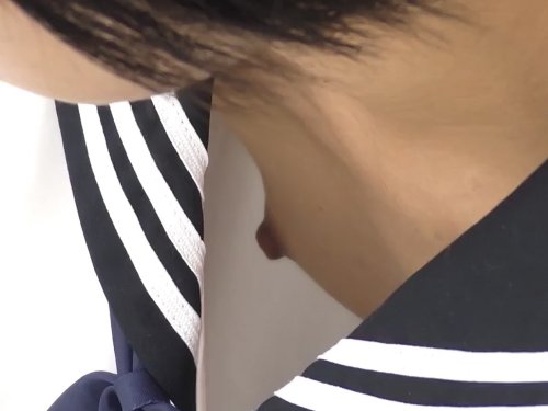 【盗撮動画】放課後のセーラー服娘のパンチラ胸チラ、こんなに乳首が丸見えなのもなかなかないよな