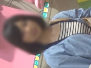 【盗撮動画】伝説の男に手撮りで高画質パンチラ盗み撮られる私服じぇけがめちゃくちゃ可愛いと話題に