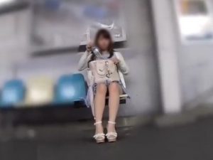 【盗撮動画】上玉美女大量のガチものパンチラ！完全顔出しで流出しててどうみてもアウトなんだが…
