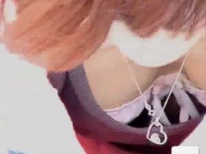 【盗撮動画】伝説の撮り師=サンのガチもの胸チラ！販売サイトごとお星さまになったヤバイやつ