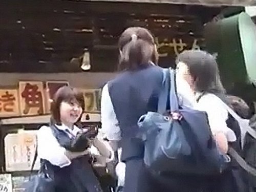 【盗撮動画】詳細不明！撮り師にロックオンされたアイドル顔美少女が純白Pを撮られるまでの一部始終